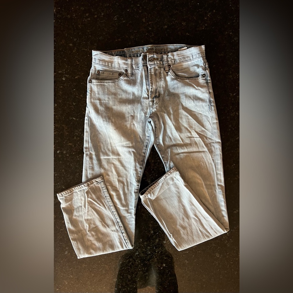 American Eagles Outfitters Light Wash Jeans 28x30